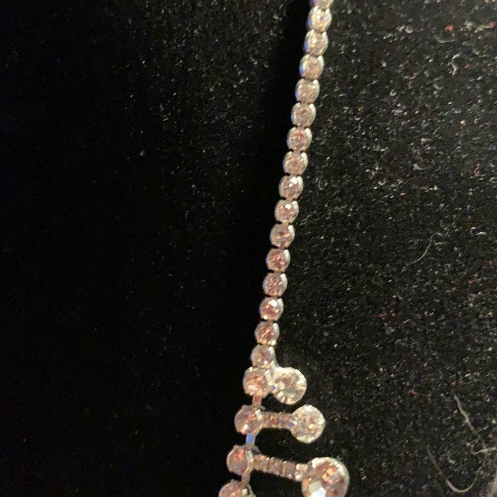 Beautiful Sparkling Necklace. - Picture 7 of 8